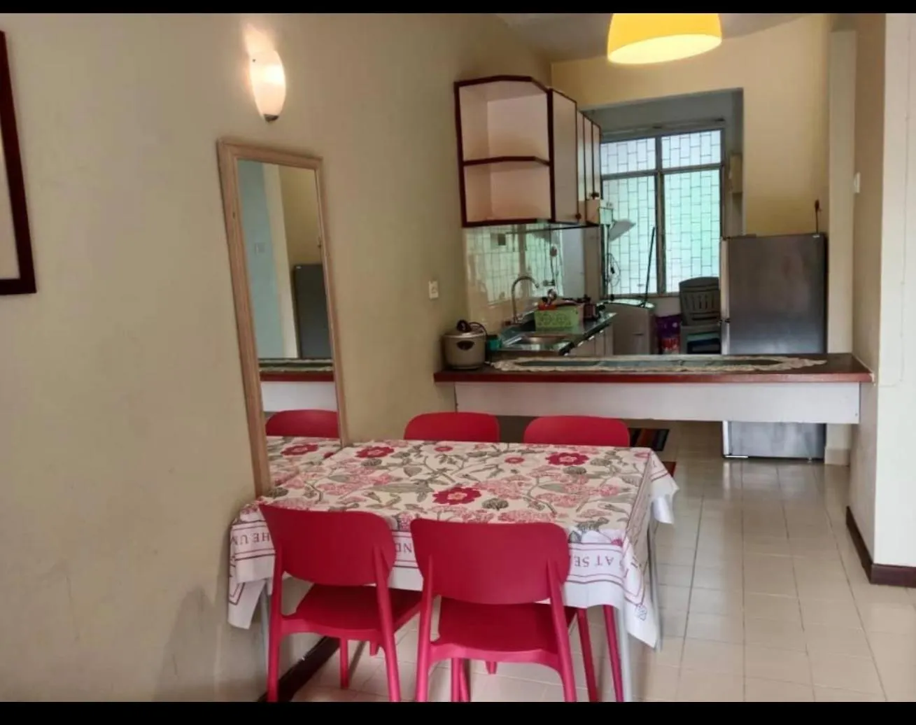 Bayu Emas Batu Ferringhi Penang Lägenhet
